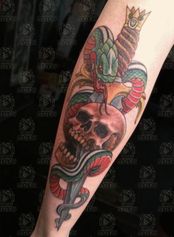 Tattoo Skull with dagger by Darko groenhagen