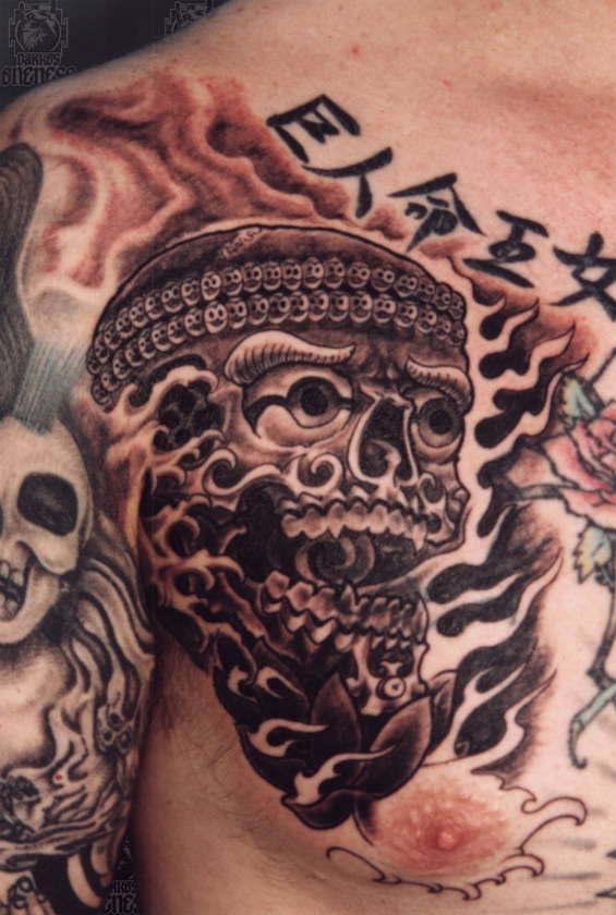 Tattoo Tibetan skull chest by Darko groenhagen