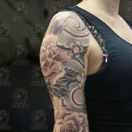 Tattoo Japanese peony black and grey sleeve by Darko groenhagen