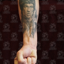 Tattoo Realistic bruce lee by Darko groenhagen
