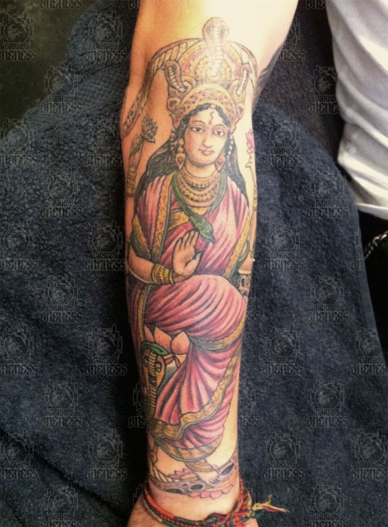 Tatuaje Ganesha Hindú - Caroli Dilli