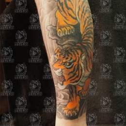 Tattoo Tiger leg by Darko groenhagen